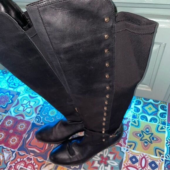 VINCE Camuto Pallien Studded Trim Stacked Heel Black sz 6.5 - Picture 5 of 9